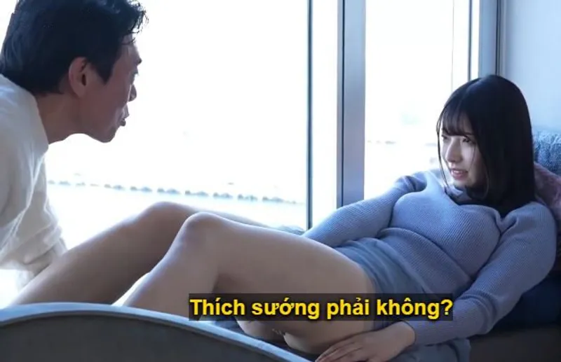 Buổi hẹn hò giữa ông bác và cô minh tinh tuổi teen non trẻ ngay tại nhà nghỉ sang trọng
